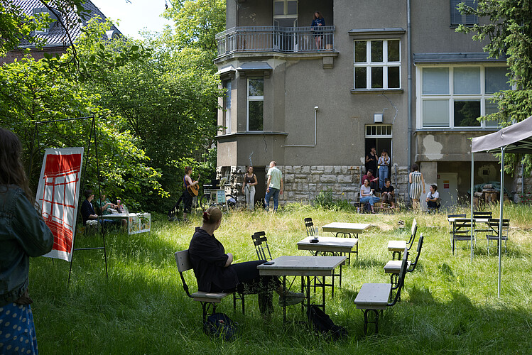 Impressionen aus dem Garten der Villa