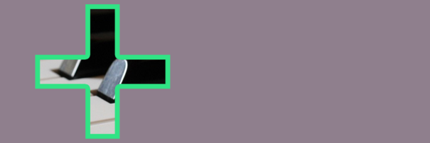 Pluszeichen, Hintergrund Klavier, symbolisch: mehr Musik im Studium