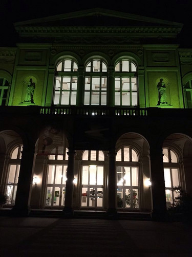 Das UdK-Gebäude in der Bundesallee im Festivalgrün.