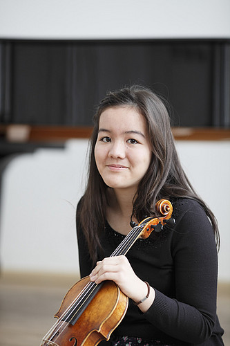 Marika Ikeya mit Violine