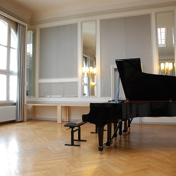 Ein Klavier.