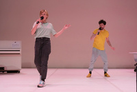 Bernardo De Almeida "Crocodile Tears“, MA SODA 2022 (Auf dem Bild: Deva Schubert, Bernardo De Almeida)